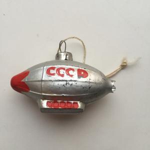 Ёлочная игрушка СССР   Подвеска, 1950-х, Дирижабль, из каталога, скол