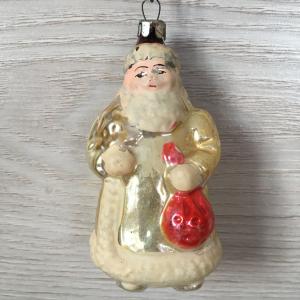 Ёлочная игрушка СССР   Дед мороз, с подарком и маленькой елкой, скол