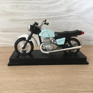 Модель мотоцикла СССР 1 24   Иж-Планета 5 1334 без подставки, редкий цвет
