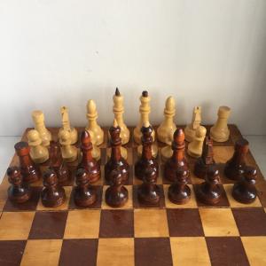 Шахматы СССР   Большие, турнирные, деревянные, нет белой пешки