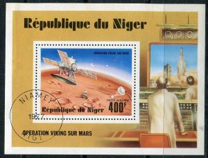 Блок иностранных марок 1977  Операция Викинг на Марсе