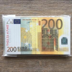 Сувенирная банкнота   200 Евро, пачка, в пачке 100 банкнот