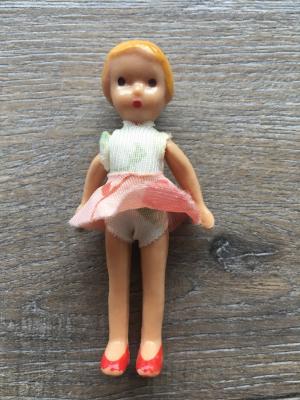 Кукла   Аксим. Молдавия, 9 см. колкий пластик